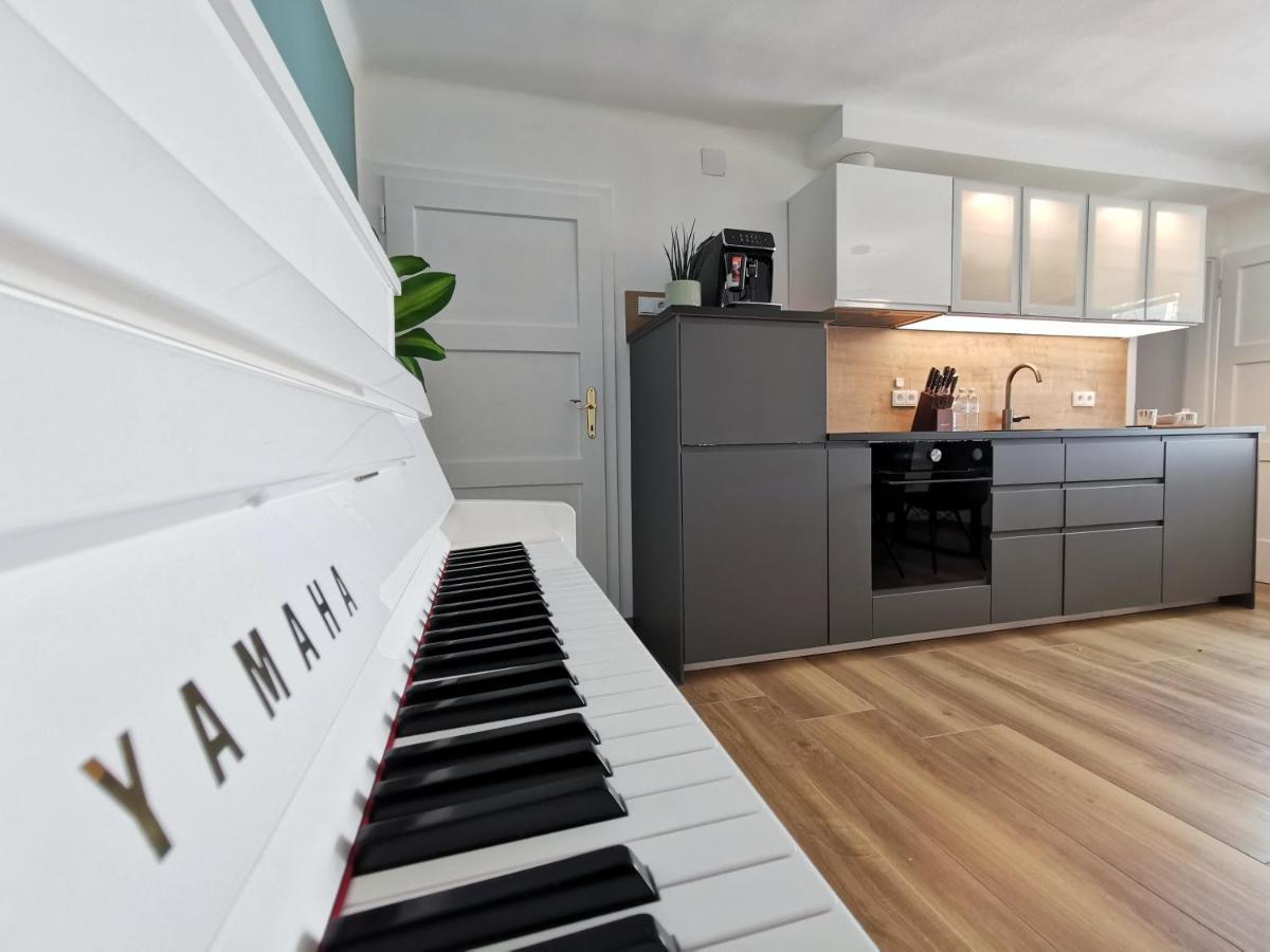 Neues City Center Piano Appartement Mit Netflix Klagenfurt am Woerthersee Eksteriør bilde