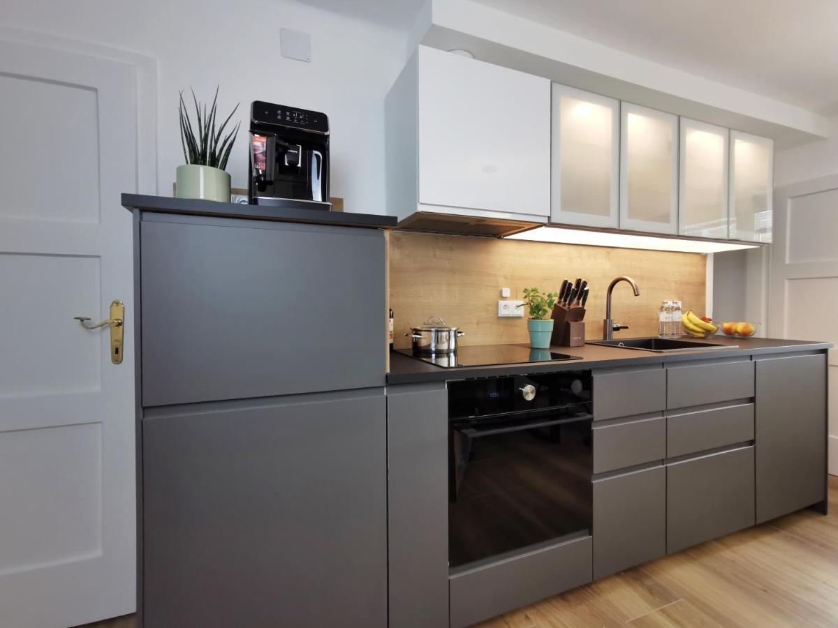 Neues City Center Piano Appartement Mit Netflix Klagenfurt am Woerthersee Eksteriør bilde