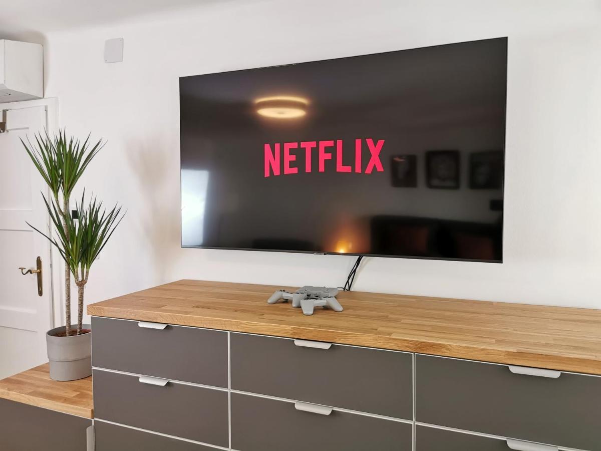 Neues City Center Piano Appartement Mit Netflix Klagenfurt am Woerthersee Eksteriør bilde