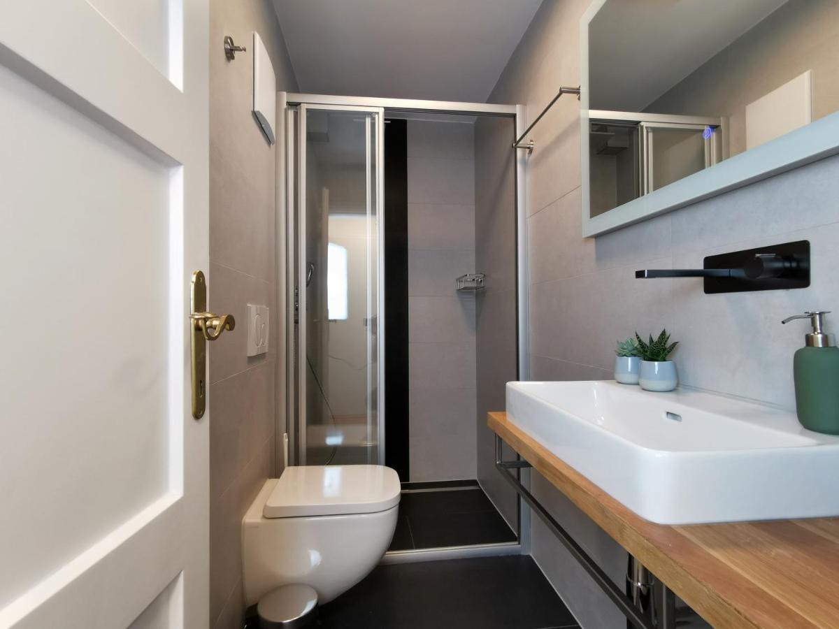 Neues City Center Piano Appartement Mit Netflix Klagenfurt am Woerthersee Eksteriør bilde