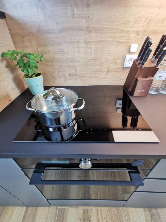 Neues City Center Piano Appartement Mit Netflix Klagenfurt am Woerthersee Eksteriør bilde